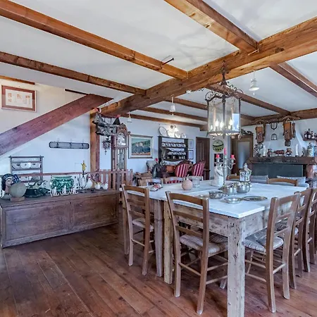 In Fraz, Alpicella, Varaz Hébergement de vacances