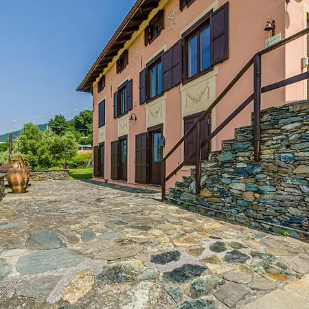 Hébergement de vacances In Fraz, Alpicella, Varaz *