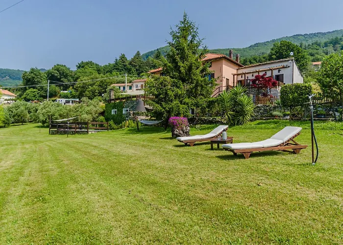 Ferienhaus In Fraz Alpicella, Varaz Il Pero