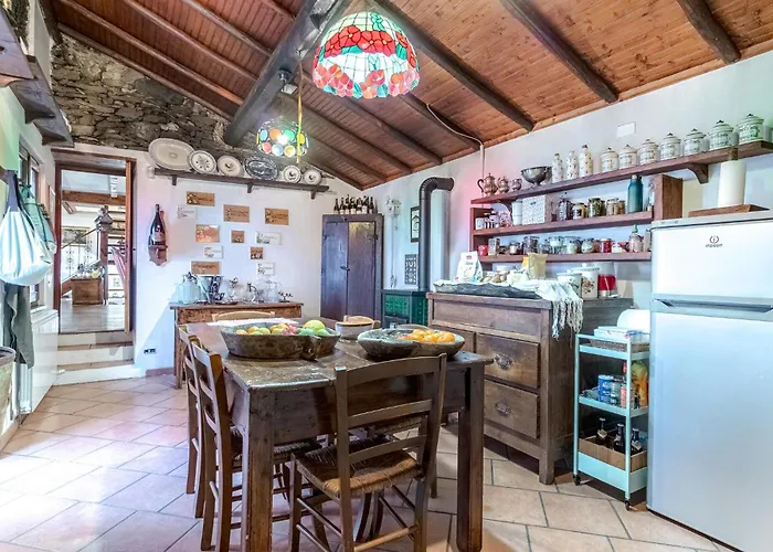 In Fraz Alpicella, Varaz Nyaraló Il Pero