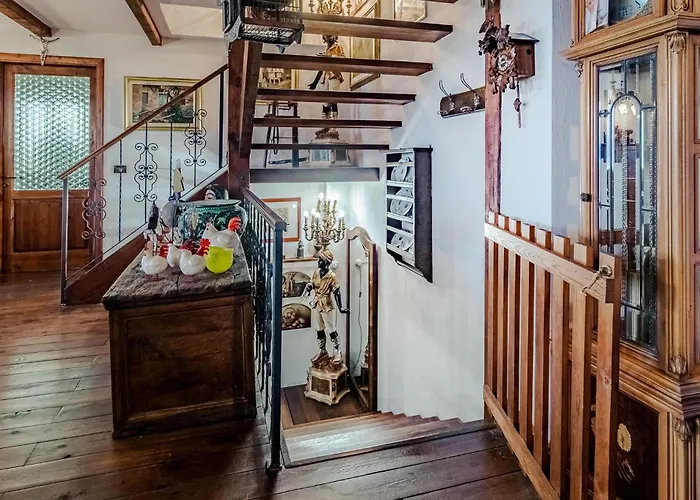 Nyaraló In Fraz Alpicella, Varaz Il Pero